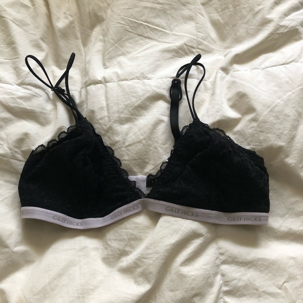Black lacy bralette